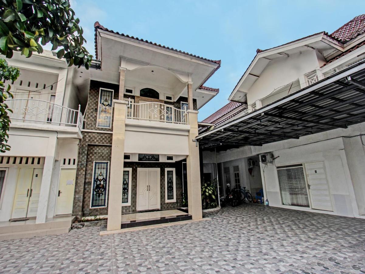 Hotel Oyo 3741 Mutiara Syariah 1 Mataram Exterior foto